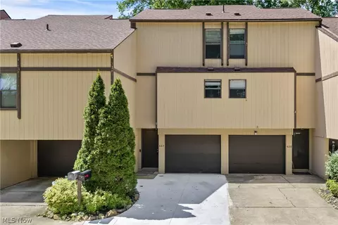 622 James Ave, Cuyahoga Falls, OH 44221