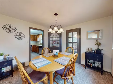 310 E 222nd St, Euclid, OH 44123 photo 10
