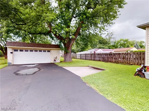 310 E 222nd St, Euclid, OH 44123 photo 25