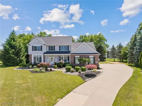 4448 Red Panda Cir NW, Massillon, OH 44646