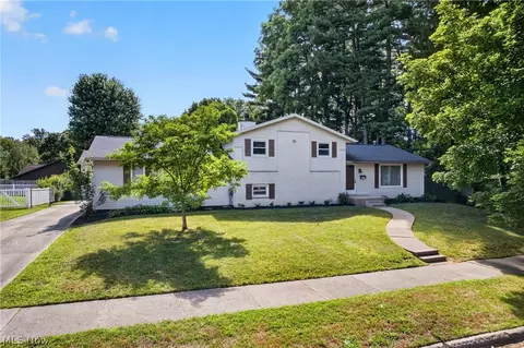 1912 Tremont St, Dover, OH 44622
