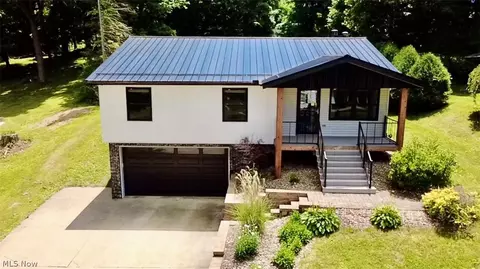 424 Garner Dr, Mogadore, OH 44260