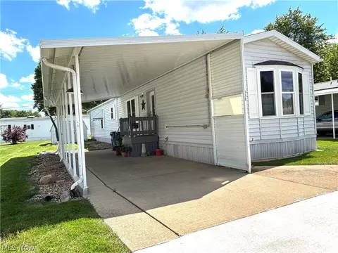 1229 Columbiana Lisbon Rd #116, Columbiana, OH 44408