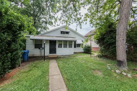 4313 W 52nd St, Cleveland, OH 44144