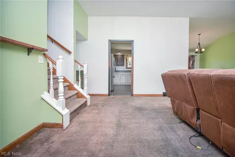 816 Bennett Dr, Elyria, OH 44035 photo 5
