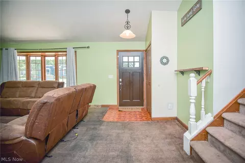 816 Bennett Dr, Elyria, OH 44035 photo 4