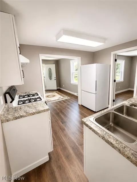 Entry Way - 3637 Call Rd, Perry, OH 44081 photo 2 of 3
