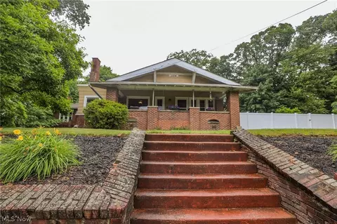 1104 N Howard St, Akron, OH 44310