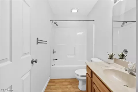 Bath - 1044 Patrick Pl #12, Wooster, OH 44691 photo 3 of 5