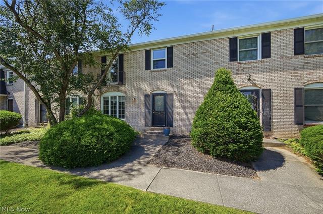 824 S Chillicothe Rd #2, Aurora, OH 44202