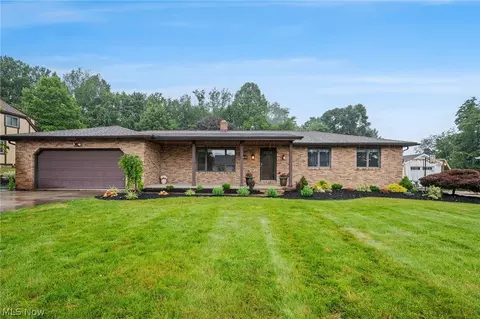 2411 Sucrose Dr, Akron, OH 44312