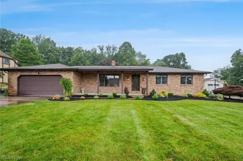 2411 Sucrose Dr, Akron, OH 44312