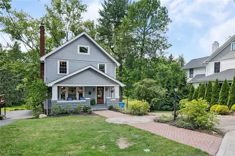 78 Solon Rd, Chagrin Falls, OH 44022