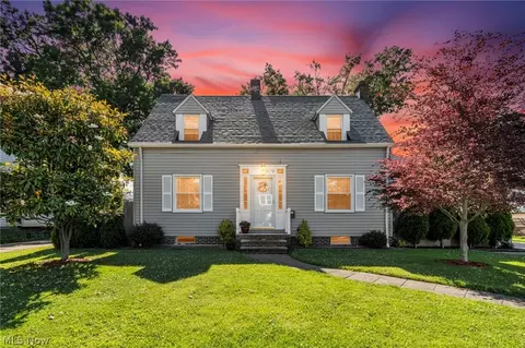 2110 Brown Rd, Lakewood, OH 44107