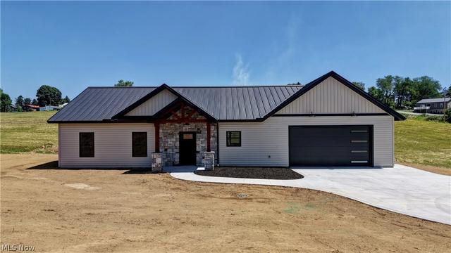 821 SW Miller Ave, Sugarcreek, OH 44681