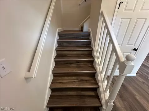 Entry Way - 371 Sexton St, Struthers, OH 44471 photo 1 of 1