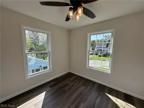 Bedroom - 371 Sexton St, Struthers, OH 44471 photo 1 of 6