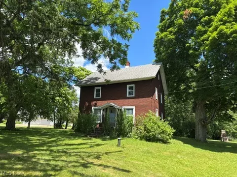 2610 E South Range, New Springfield, OH 44443