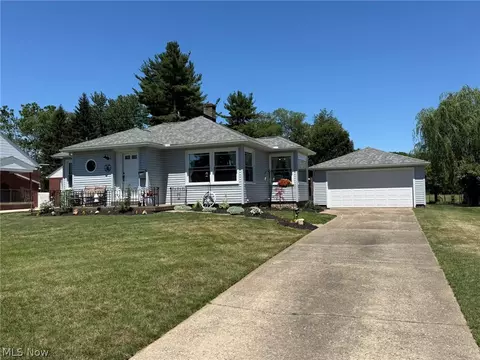 232 Forbes St NE, New Philadelphia, OH 44663