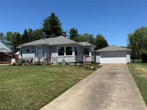 232 Forbes St NE, New Philadelphia, OH 44663