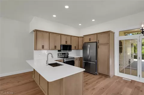 Kitchen - 623 Bridgeview Ave, Chester, WV 26034 photo 2 of 4