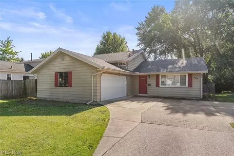 369 Fern Dr, Berea, OH 44017