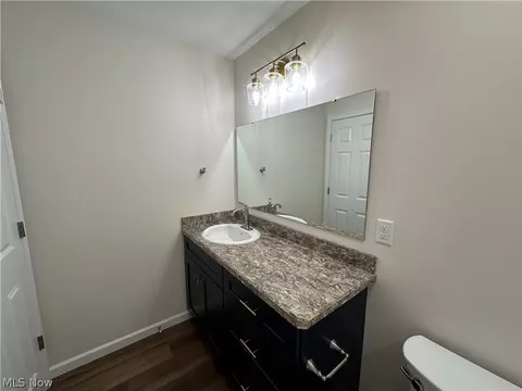 Bath - 165 Sexton St, Struthers, OH 44471 photo 5 of 5
