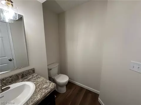 Bath - 165 Sexton St, Struthers, OH 44471 photo 1 of 5