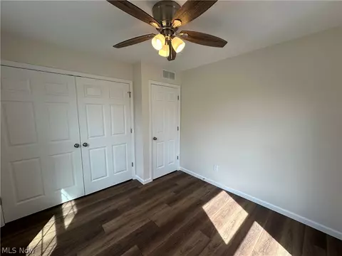 Bedroom - 165 Sexton St, Struthers, OH 44471 photo 2 of 5