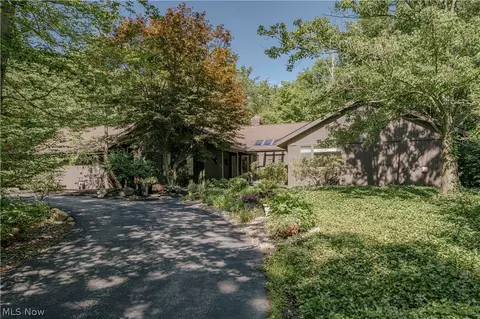 8 Louis Dr, Pepper Pike, OH 44124