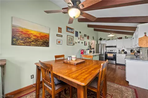 Dining - 8134 Oberlin Rd, Elyria, OH 44035 photo 2 of 3