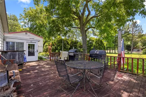 Exterior - 8134 Oberlin Rd, Elyria, OH 44035 photo 6 of 8