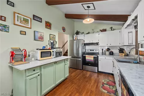 Kitchen - 8134 Oberlin Rd, Elyria, OH 44035 photo 1 of 2