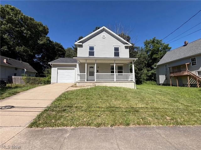1004 Bellows St, Akron, OH 44311