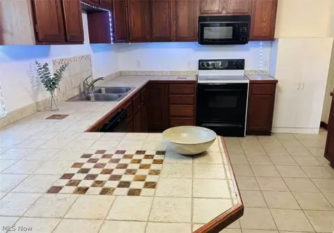 1614 E 49th St, Ashtabula, OH 44004 photo 7