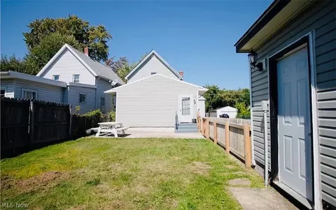1614 E 49th St, Ashtabula, OH 44004 photo 6