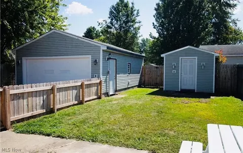 1614 E 49th St, Ashtabula, OH 44004 photo 4