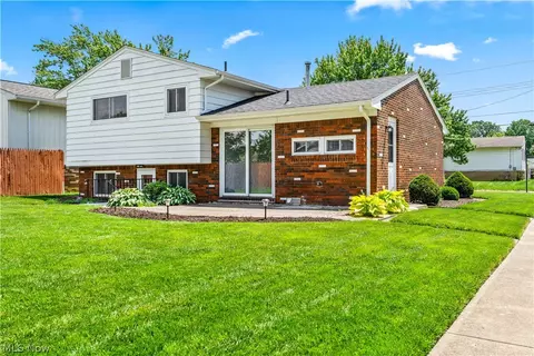 Exterior - 900 Wilder Ave, Elyria, OH 44035 photo 3 of 5