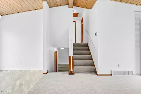 Entry Way - 900 Wilder Ave, Elyria, OH 44035 photo 1 of 2