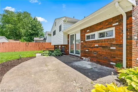 Exterior - 900 Wilder Ave, Elyria, OH 44035 photo 4 of 5