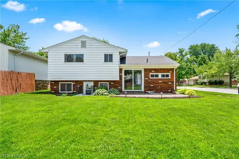 Exterior - 900 Wilder Ave, Elyria, OH 44035 photo 2 of 5