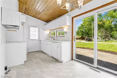 Kitchen - 900 Wilder Ave, Elyria, OH 44035 photo 1 of 3