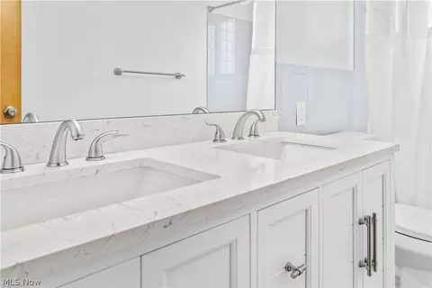 Bath - 900 Wilder Ave, Elyria, OH 44035 photo 2 of 3