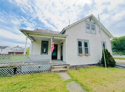 323 5th St, Lowell, OH 45744