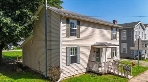 704 2nd St, New Matamoras, OH 45750