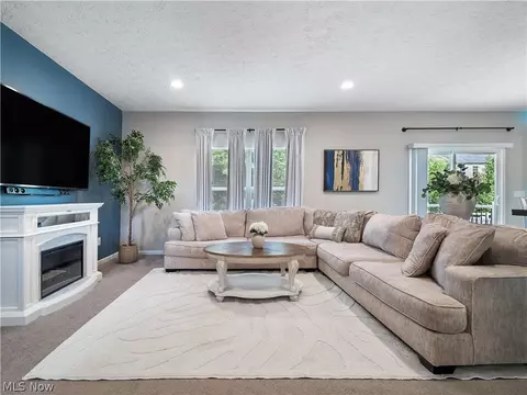 Living - 4671 Boulder Ln, Lorain, OH 44053 photo 1 of 2