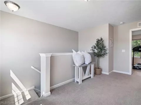 Entry Way - 4671 Boulder Ln, Lorain, OH 44053 photo 4 of 5