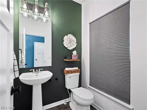 Bath - 4671 Boulder Ln, Lorain, OH 44053 photo 1 of 3
