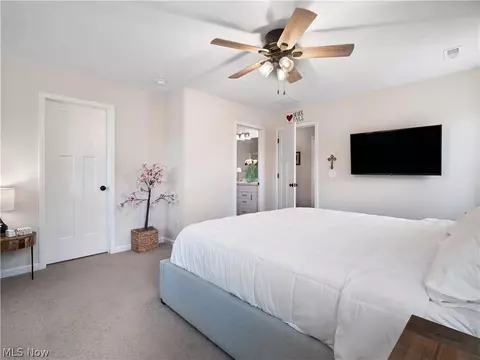 Bedroom - 4671 Boulder Ln, Lorain, OH 44053 photo 2 of 4
