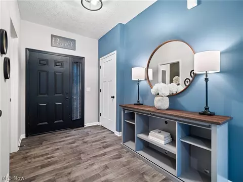 Entry Way - 4671 Boulder Ln, Lorain, OH 44053 photo 1 of 5